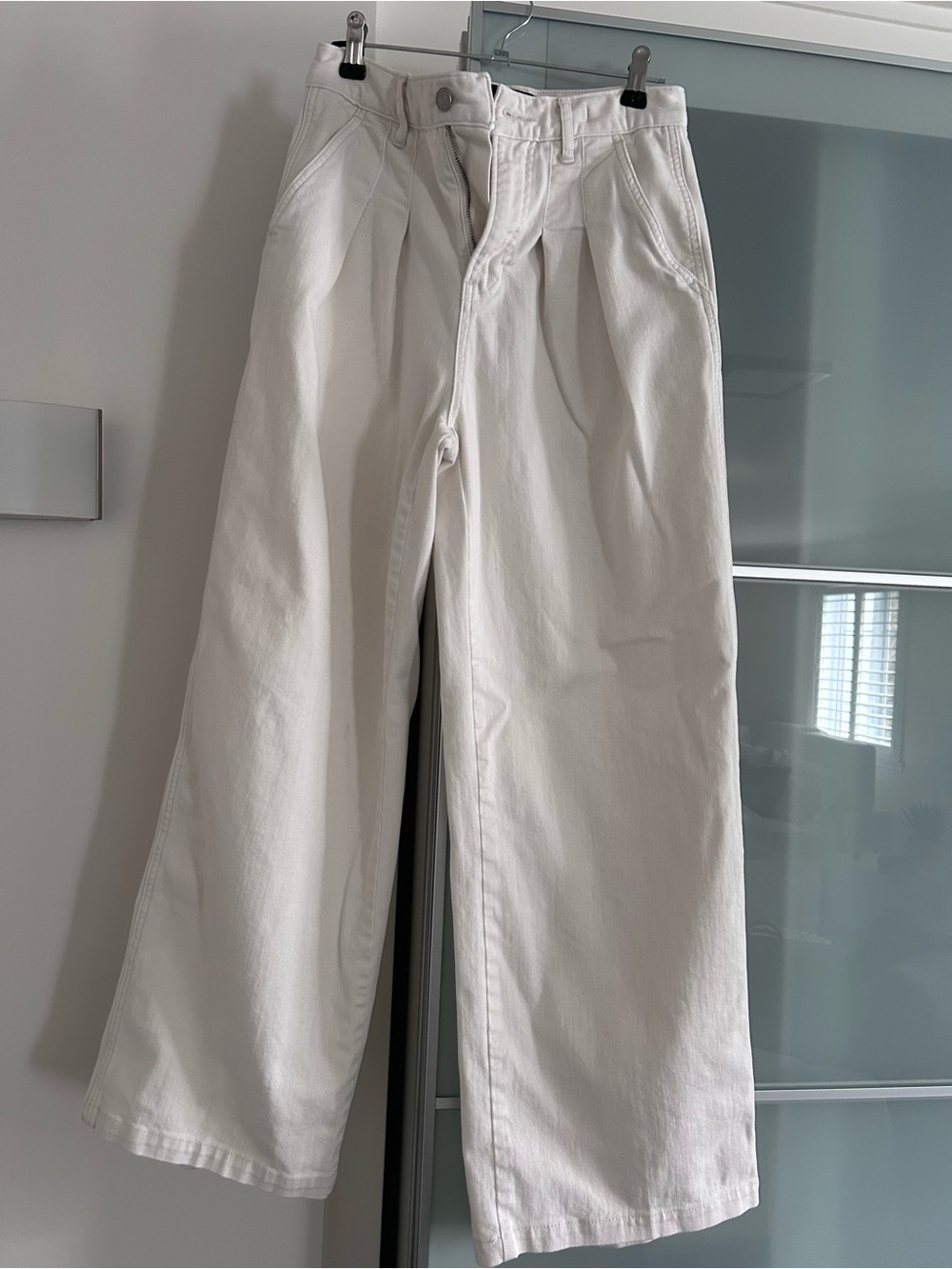 Veronica Beard Mia Cream pleated Wide-Leg Jeans